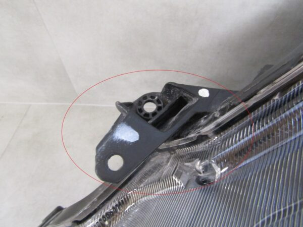 Koplamp  Suzuki Baleno XENON NIET-DRAAIEND 15- LH Links 100-18513 Q1375/K5 3A