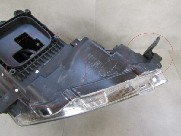 Koplamp  Suzuki Baleno XENON NIET-DRAAIEND 15- LH Links 100-18513 Q1375/K5 3A