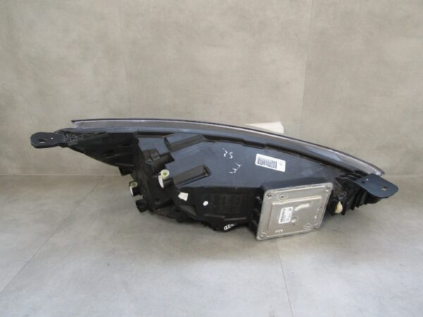 Koplamp Ford Focus MK4 LED-18-22 LH LINKS MX7B-13E015 Q1367/K4 16F