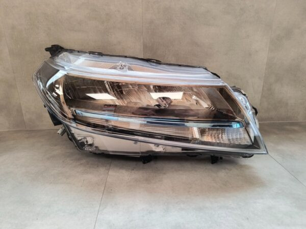 Koplamp Suzuki Vitara 2 II LED Facelift 24- RH Rechts KOITO 1007R016 Z5/5D
