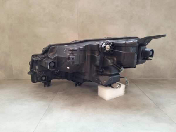 Koplamp Suzuki Vitara 2 II LED Facelift 24- RH Rechts KOITO 1007R016 Z5/5D