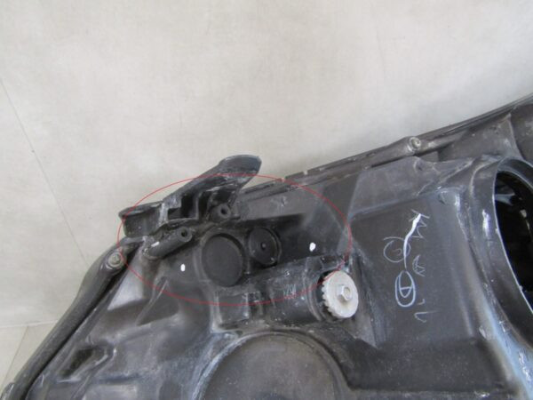 Koplamp  TOYOTA AVENSIS T27 Facelift 11-15 XENON Draaien Rechts 10000-17687 S1508/D221