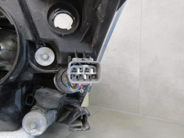 Koplamp  TOYOTA AVENSIS T27 Facelift 11-15 XENON Draaien Rechts 10000-17687 S1508/D221