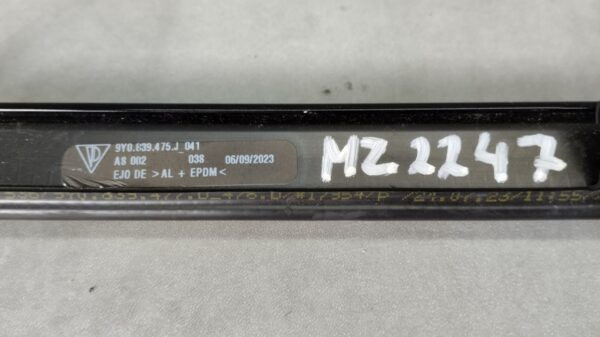 Zijskirt Links Sierstrip PORSCHE CAYENNE 9Y0839475J041 Links Achter Dorpel MZ2247
