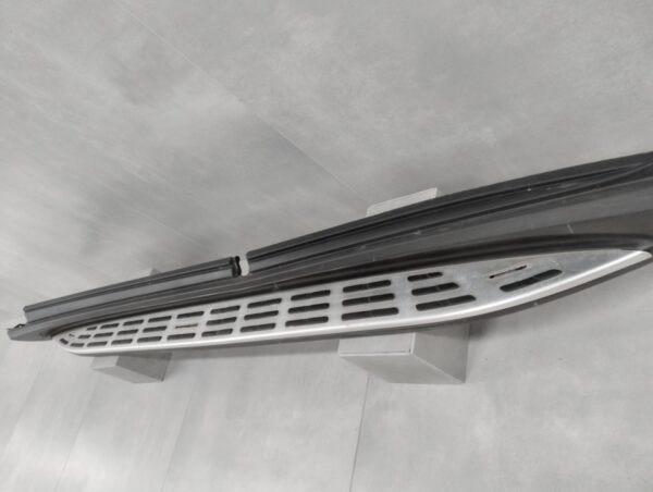 Zijskirt Links Dorpellijst Mercedes GLE 167 19-traps SUV A1676900304  A1676981501 Dorpel P16272