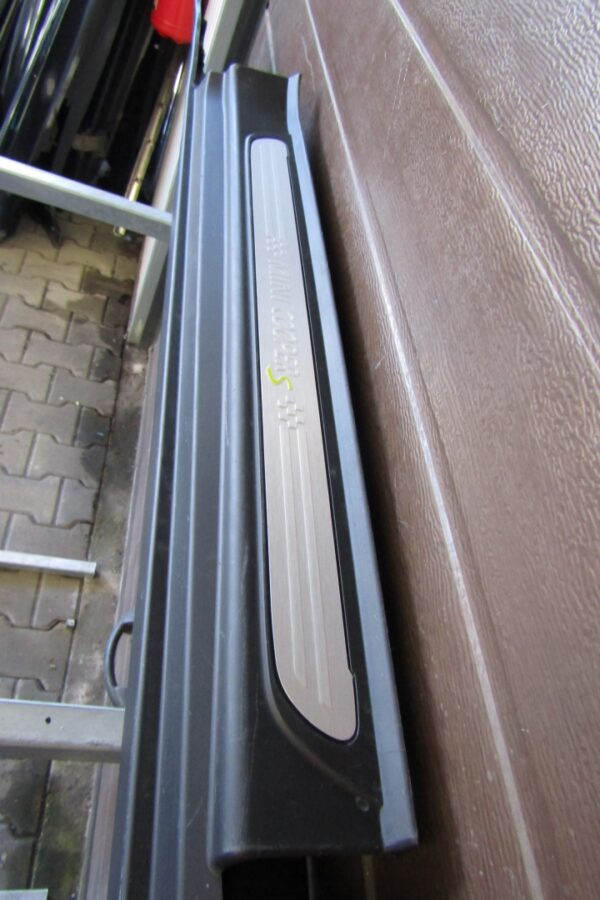 Zijskirt Dorpellijst Rechts Mini Cooper S F56 F57 LCI 22- 16189910 GB p12468