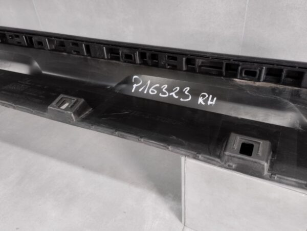 ZZijskirt Dorpellijst Rechts Dacia Duster II 2 17- 764264932r 1947659x Dorpel P16323