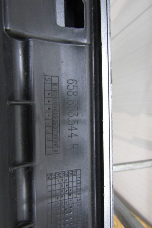 Zijskirt Dorpellijst Rechts Skoda Kamiq Monte Carlo 658853860r 658853544r Dorpel P15004A