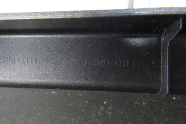 Zijskirt Dorpellijst Rechts Suzuki Baleno II 2 15- ZTN  77211 68p00r Dorpel P14327