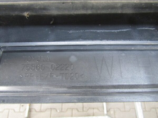 Zijskirt Links Dorpellijst Toyota Corolla XII Stationwagen E21 7586002220 Dorpel P13785