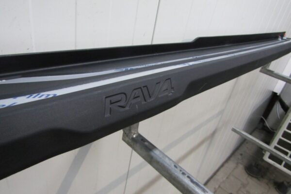 Zijskirt Dorpellijst Rechts Toyota RAV 4 RAV4 5 V XA50 19 Graden pzq4442120-761 Dorpel P15828