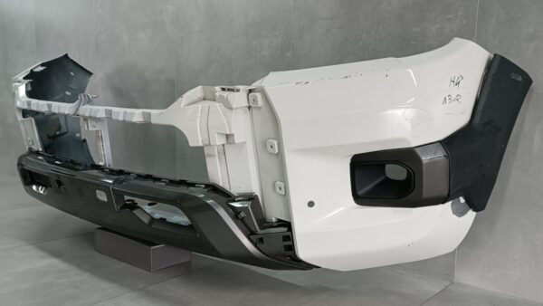 Bumper TOYOTA HILUX 8 FACELIFT INVINCIBLE 19- 52410-YP020 Voorbumper HK1312