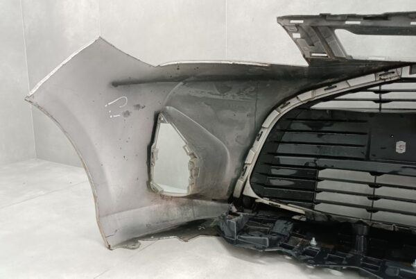 Bumper Toyota Yaris 3 III facelift 14-17 53102-0D040 Voorbumper HK1340