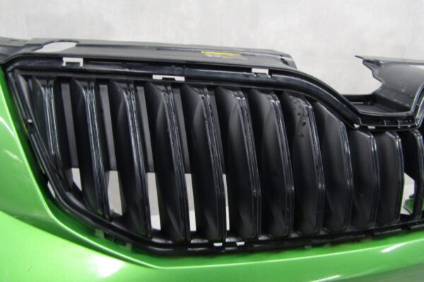 Bumper Skoda Octavia 3 III 5E0 VRS RS 12-15 5E0807221F Voorbumper MK4809