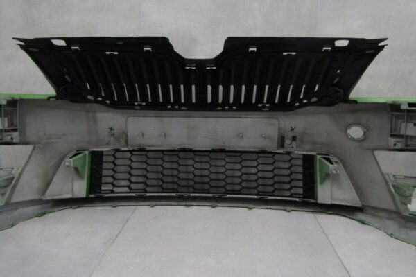 Bumper Skoda Octavia 3 III 5E0 VRS RS 12-15 5E0807221F Voorbumper MK4809