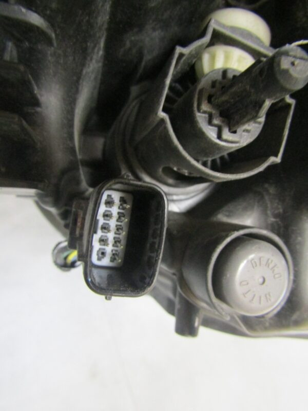 Koplamp TOYOTA AURIS 2 II XENON DRAAIEN 12-15 Links Z49/K3/2A