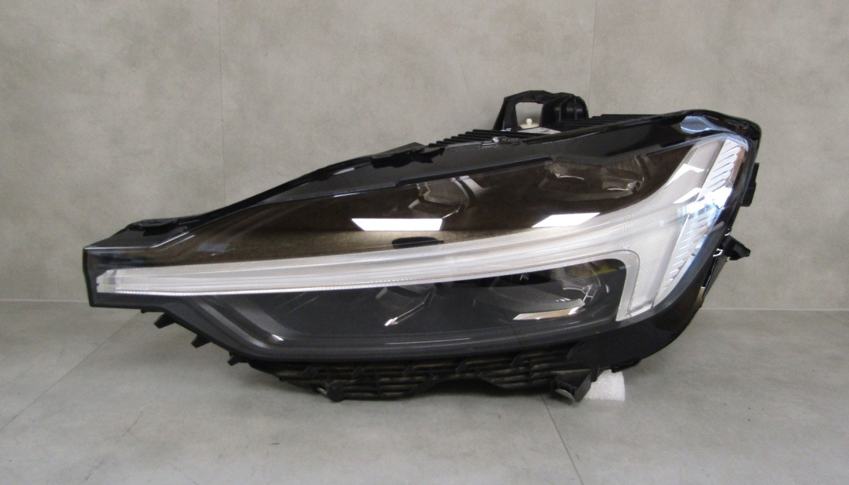 Koplamp VOLVO XC60 II VOLLEDIG LED Links 17-24 32404705 S1740/K3/14D