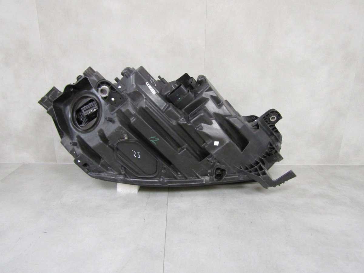 Koplamp SKODA OCTAVIA IV VOLLEDIG LED 19-24 LH Links 5E4941015A S1667/K3/9F