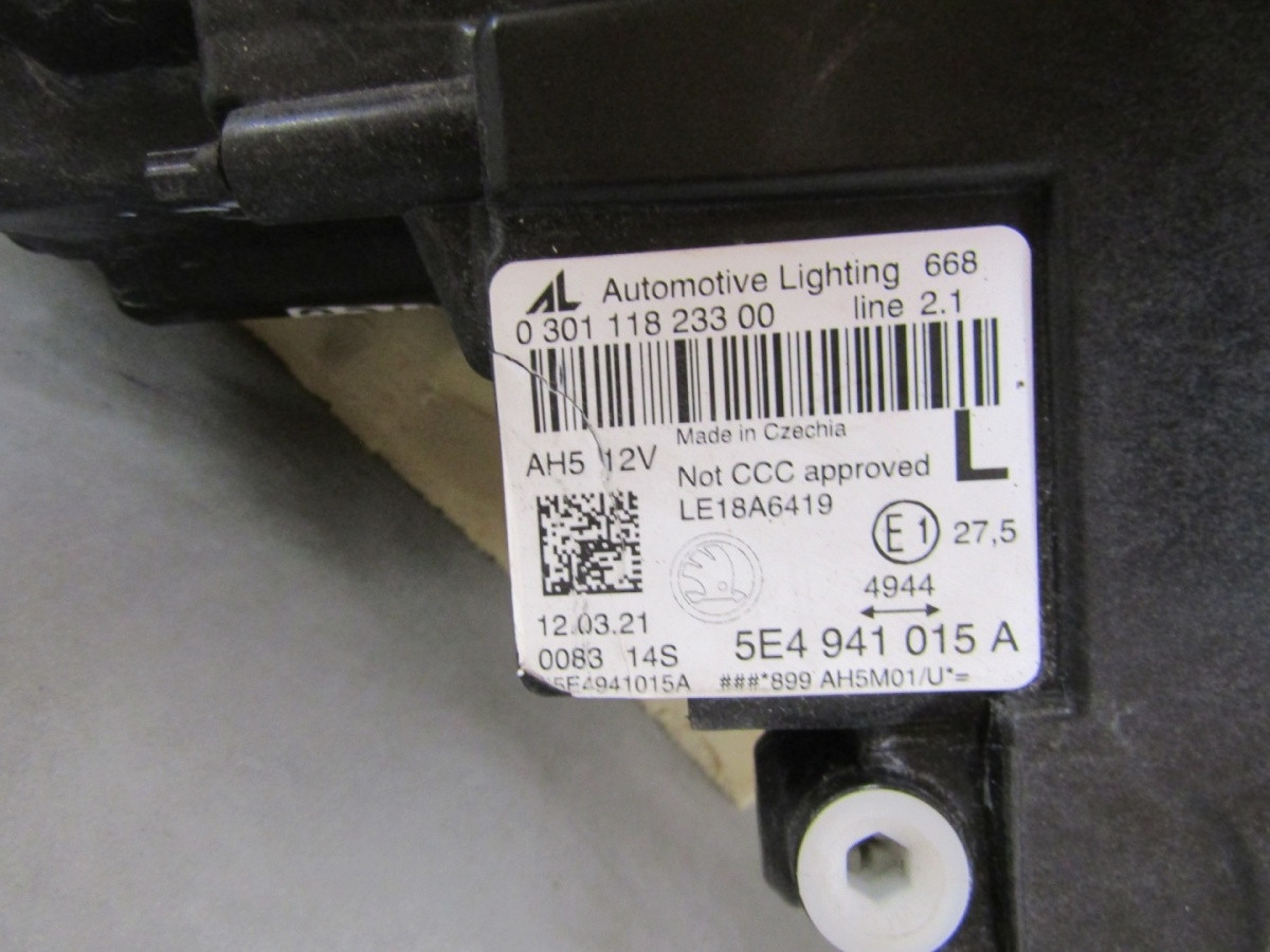 Koplamp SKODA OCTAVIA IV VOLLEDIG LED 19-24 LH Links 5E4941015A S1667/K3/9F
