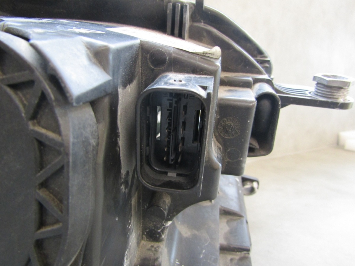 Koplamp MINI COOPER II R55 R56 R57 Facelift 10-13 XENON NIET-DRAAIEN LH S1421/F100