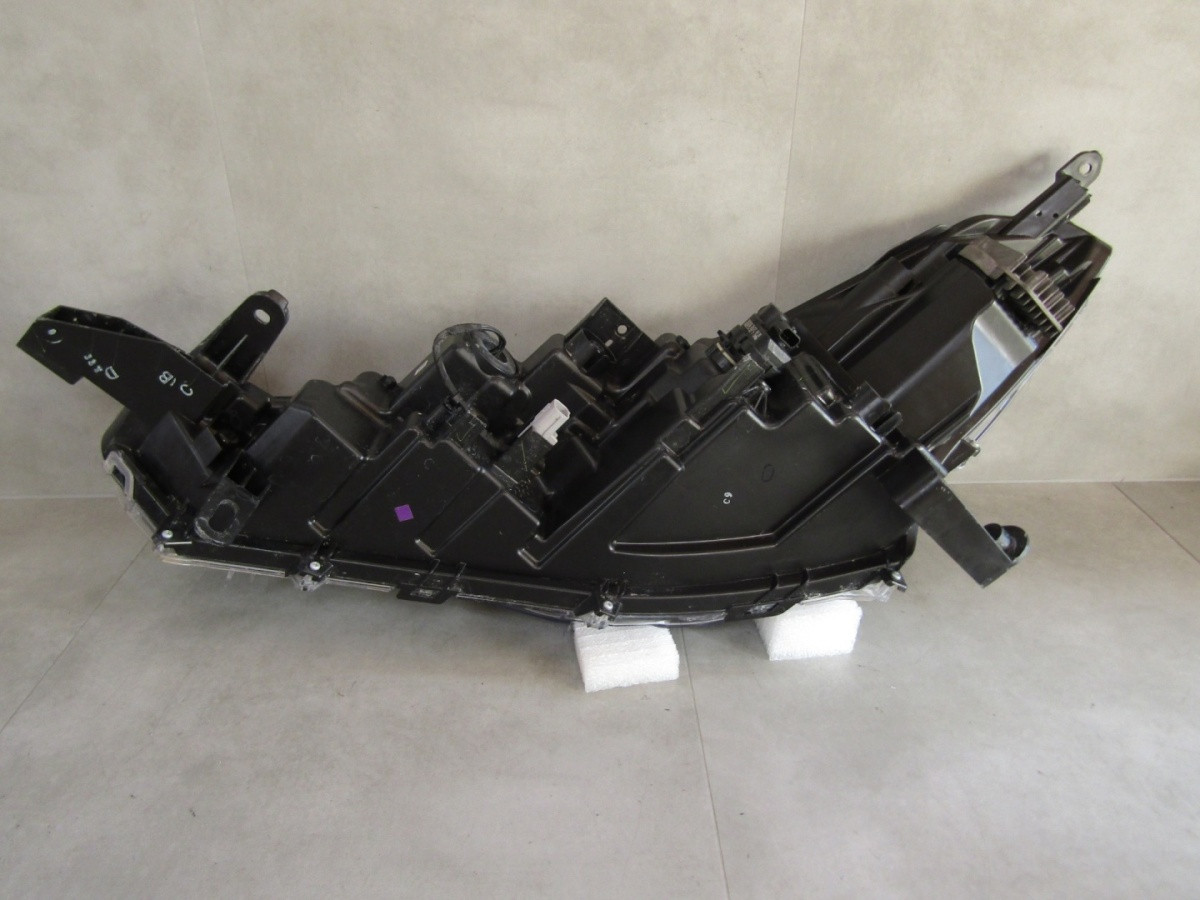 Koplamp Toyota Corolla Cross FULL LED 20- RH HASCO 16-184Z124/K3/12B