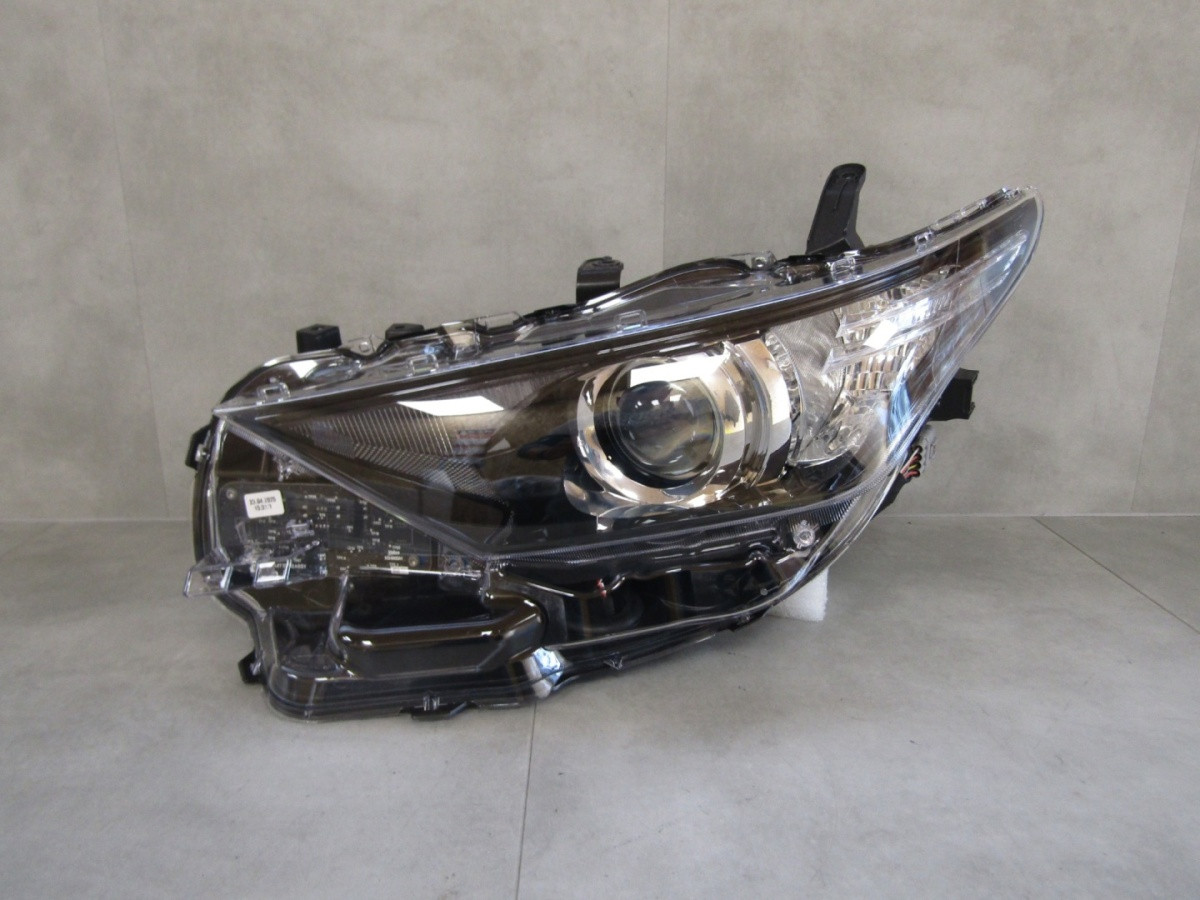 Koplamp TOYOTA AURIS 2 II Facelift NORMALE LENS 15-18 LH Links 81150-02K3 Z91/K3/13A