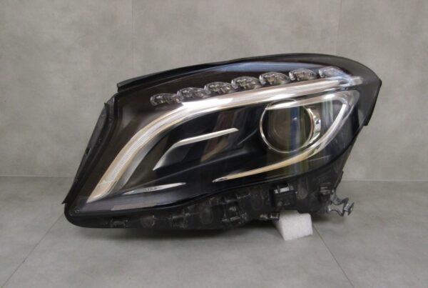 Koplamp MERCEDES GLA W 156 NIET-STUURBARE XENON 13-16 LH A1569061700 S1622/K3/7C