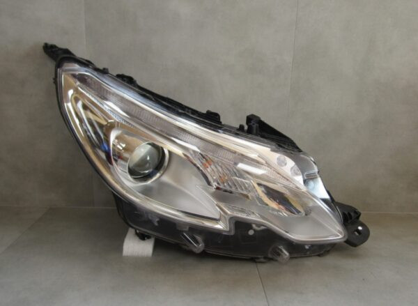 Koplamp Peugeot 2008 I Standaard Lens 13-16 Rechts 9815403080 S1564/k3/2B