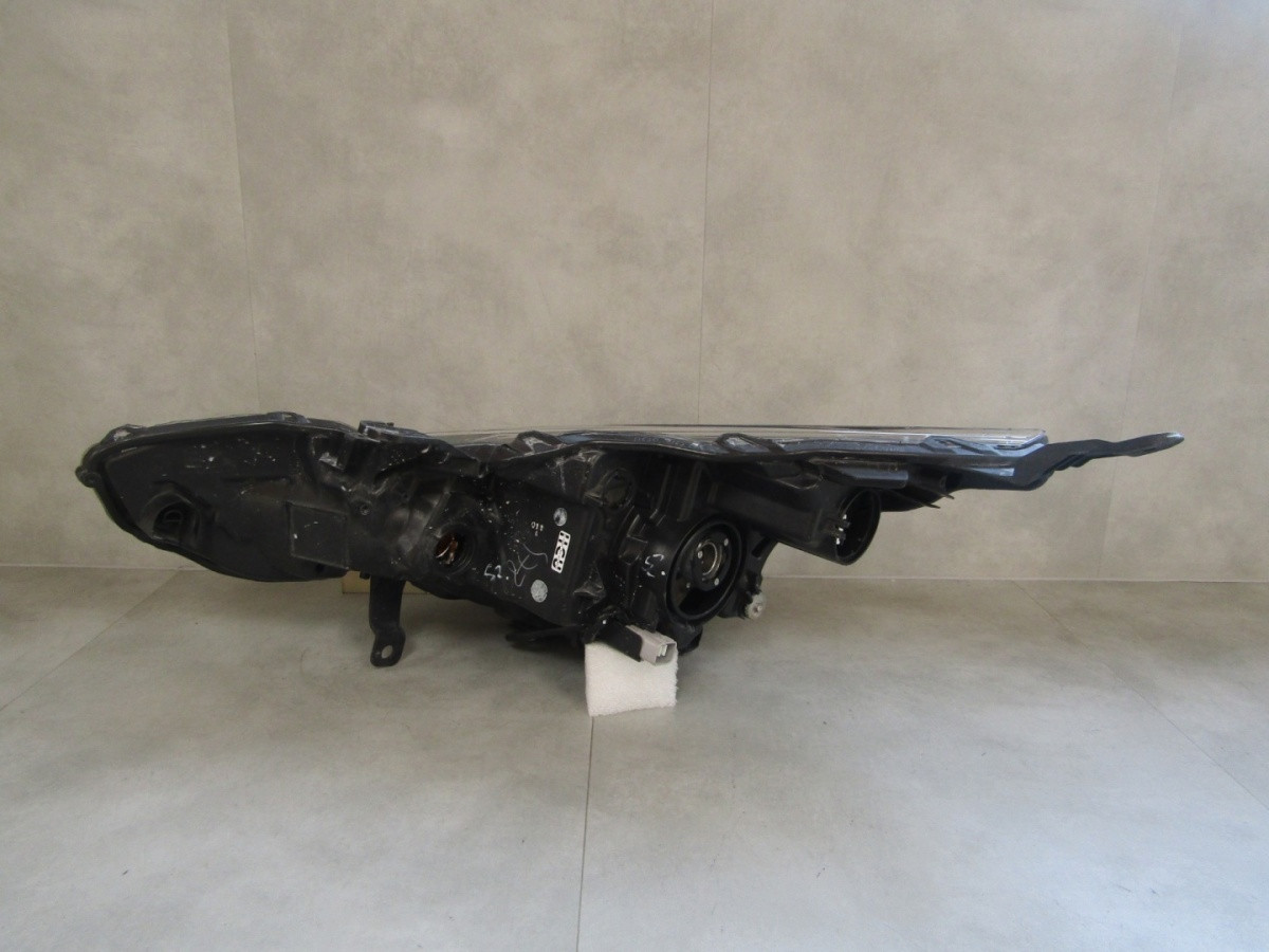 Koplamp TOYOTA AYGO 2 II Facelift STANDAARD LENS + LED 18-22 RH Rechts S1643/K3/8F