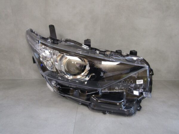 Koplamp Toyota Auris 2 II Facelift Lens 15-18 RH Rechts 81130 02K30 Q1429/K3 3E
