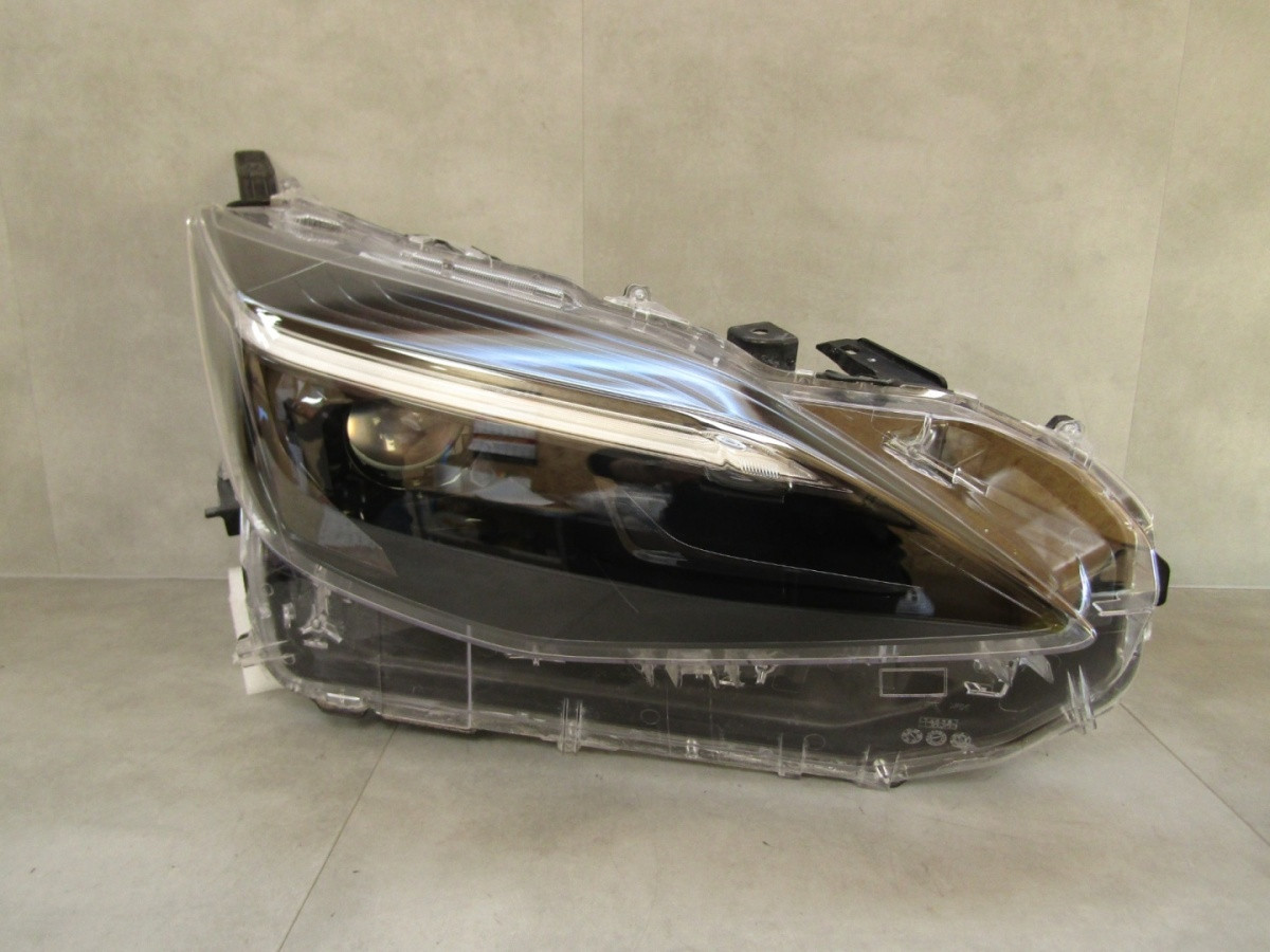 Koplamp Toyota Yaris Cross Normale Lens 17-22 RH Rechts 0D-310 Q1511/K3 16G