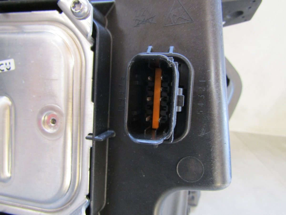 Koplamp Nissan Primastar II NV300 Facelift LED-21- LH Links 260605887R Q1568/K5 4B