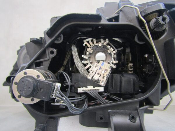 Koplamp Volkswagen Passat B7 XENON DRAAI XENON 10-14 RH Rechts 3AB941752 Q1466/K3 7G