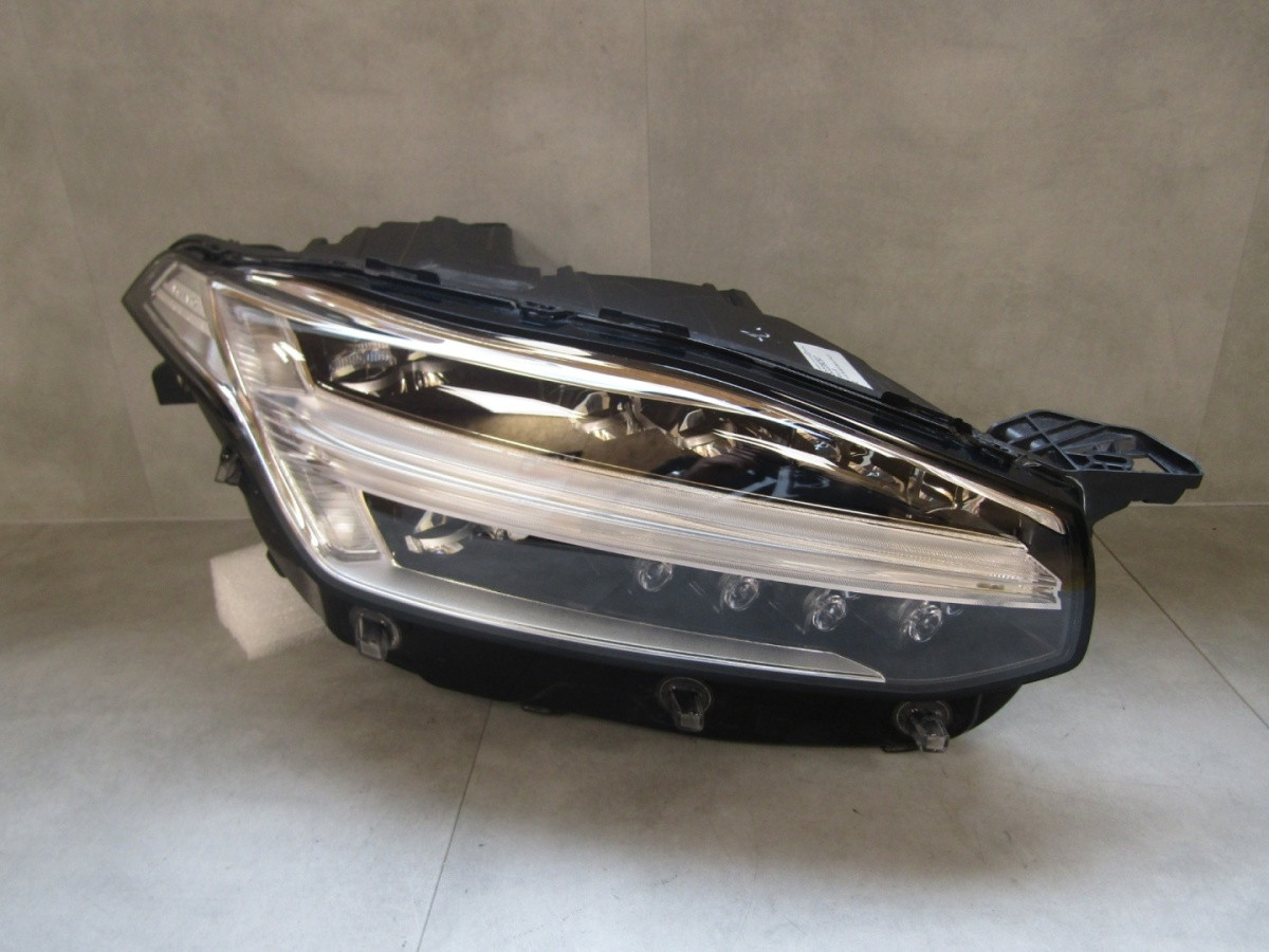 Koplamp Volvo XC90 II FULL LED ACTIEF 14-24 RH Rechts 32228297 Q1478/K3 1D