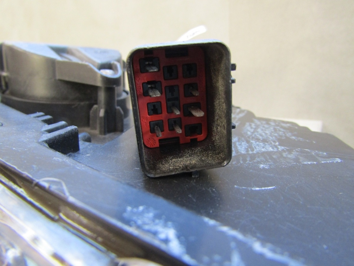 Koplamp Volvo V60 S60 Facelift XENON DRAAIEND 14-18 LH Links 31420261 Q1565/K5 5G