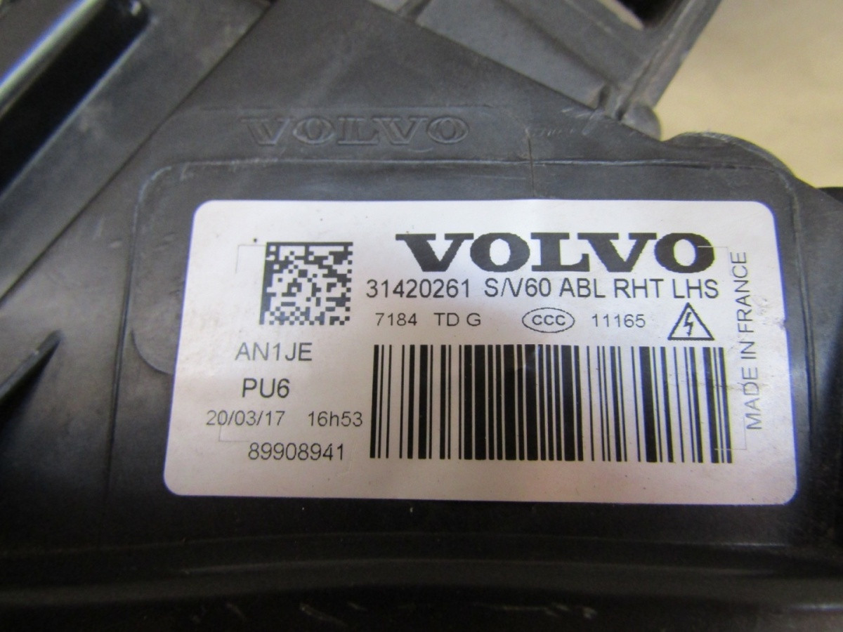 Koplamp Volvo V60 S60 Facelift XENON DRAAIEND 14-18 LH Links 31420261 Q1565/K5 5G