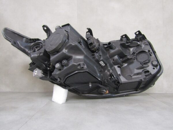 Koplamp  TOYOTA AURIS 2 II Facelift NORMALE LENS 15-18 LH Links 81150-02K30 Z62/K3/6A
