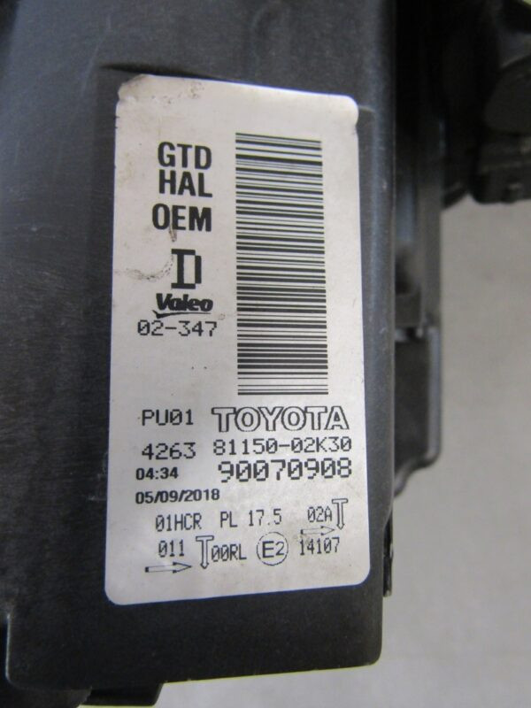 Koplamp  TOYOTA AURIS 2 II Facelift NORMALE LENS 15-18 LH Links 81150-02K30 Z62/K3/6A