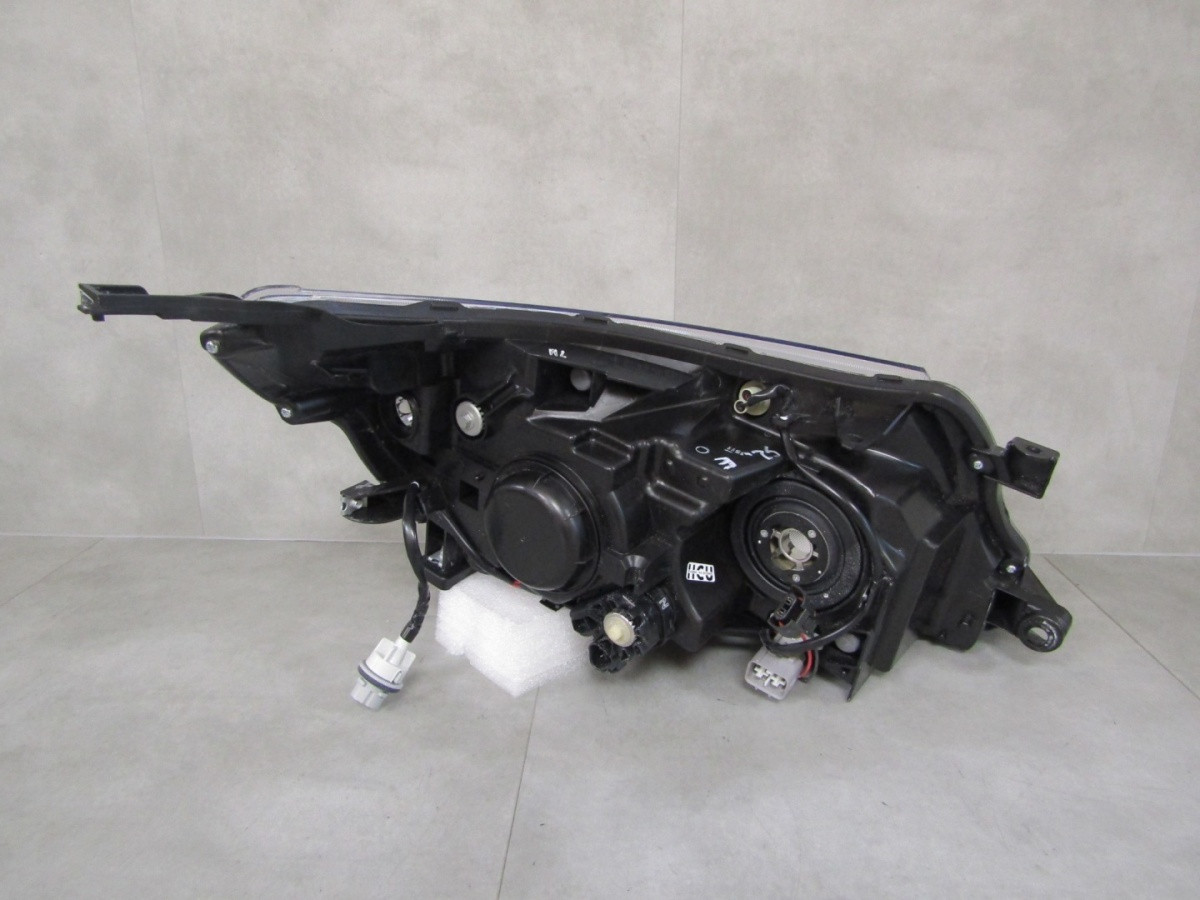 Koplamp Subaru Forester 3 III STANDAARD 08-13 LH Links Q1484/K3 7G