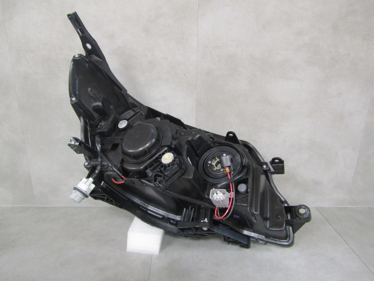 Koplamp Subaru Forester 3 III STANDAARD 08-13 LH Links Q1484/K3 7G