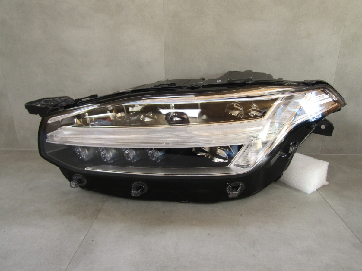 Koplamp Volvo XC90 FULL LED ACTIEF 14-24 LH Links 31468918 Q1512/K3 16F