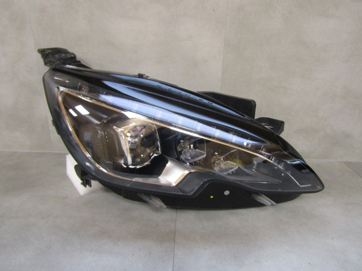 Koplamp Peugeot 308 T9 Facelift FULL LED 17-21 RH RECHTS 9677832380 Q1561/K5 1C