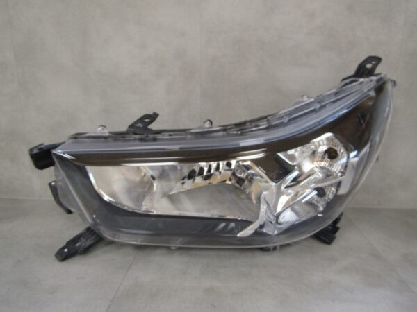 Koplamp Toyota Hilux 8 VIII Facelift STANDARD 20- LH 811500KK60 Q1442/K3 5C