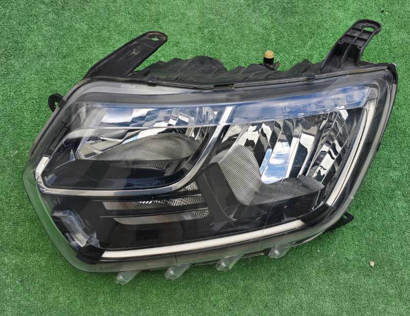 Koplamp DACIA DUSTER 2 II STANDARD FRONT LAMP + LED SET Dacia
