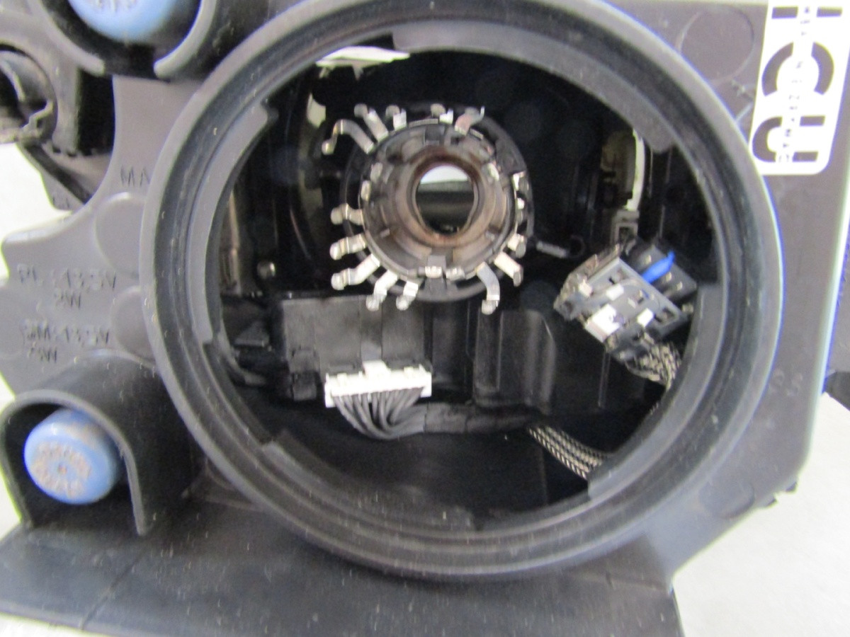 KOPLAMP JEEP GRAND CHEROKEE WK2 XENON DRAAIEN 13-16 LH A931/E103