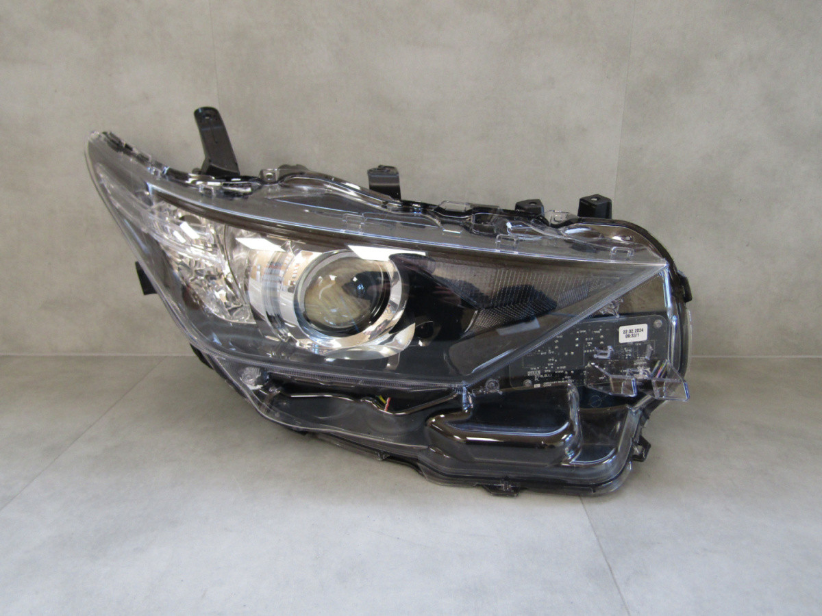 KOPLAMP TOYOTA AURIS 2 II FACELIFT STANDAARD LENS 15-18 RH 81110-02K30 A902/D155
