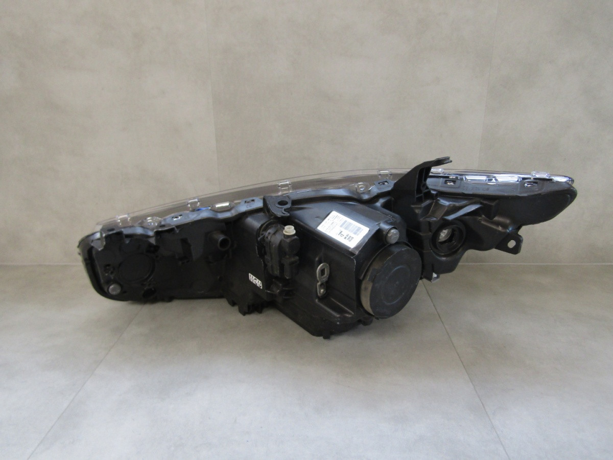 KOPLAMP TOYOTA AURIS 2 II FACELIFT STANDAARD LENS 15-18 RH 81110-02K30 A902/D155