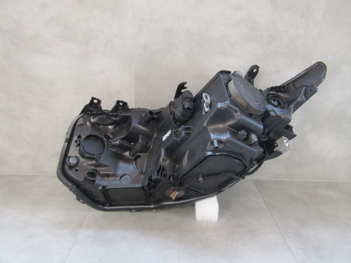 KOPLAMP TOYOTA AURIS 2 II FACELIFT STANDAARD LENS 15-18 RH 81110-02K30 A902/D155