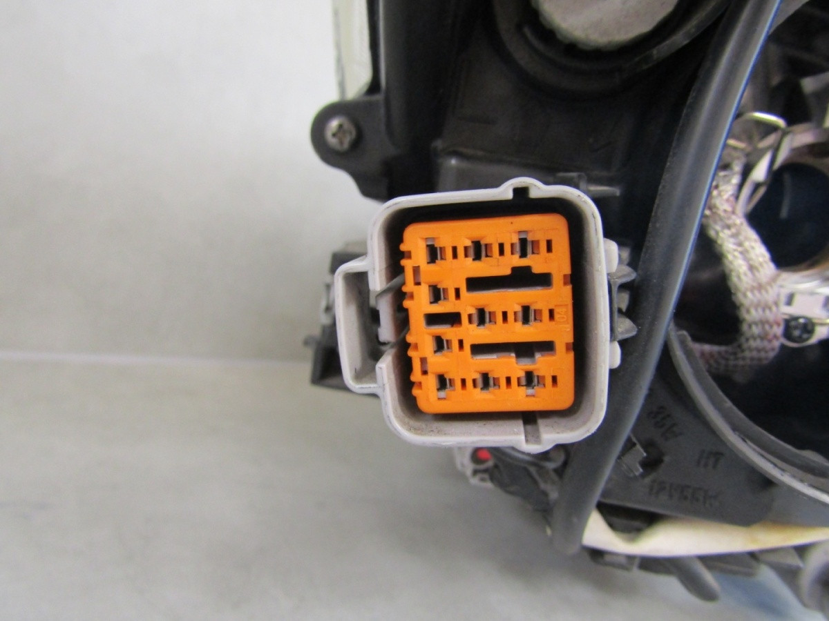 Koplamp SUBARU LEGACY V OUTBACK IV XENON 09-12 LH LINKS A1287/5K/10E