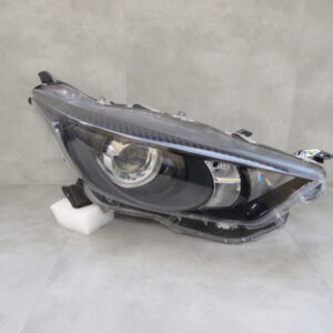 KOPLAMP TOYOTA YARIS 4 IV STANDAARD LENS 20- / MAZDA 2 22- RH A512/E209
